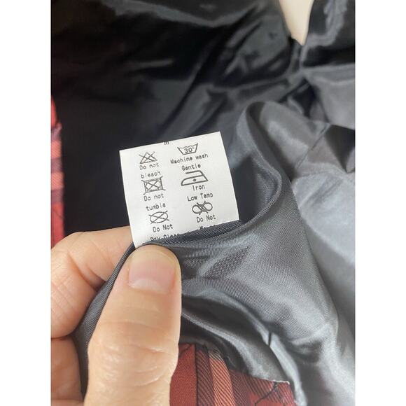 New with Tags Red Plaid Quilted Vest Snap and Zip Close Mock Neck by Wanna B Me - Picture 8 of 8